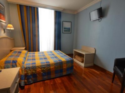 Hostel in nice - Antares Hostel Nice Officiel - Twin Room Private 2